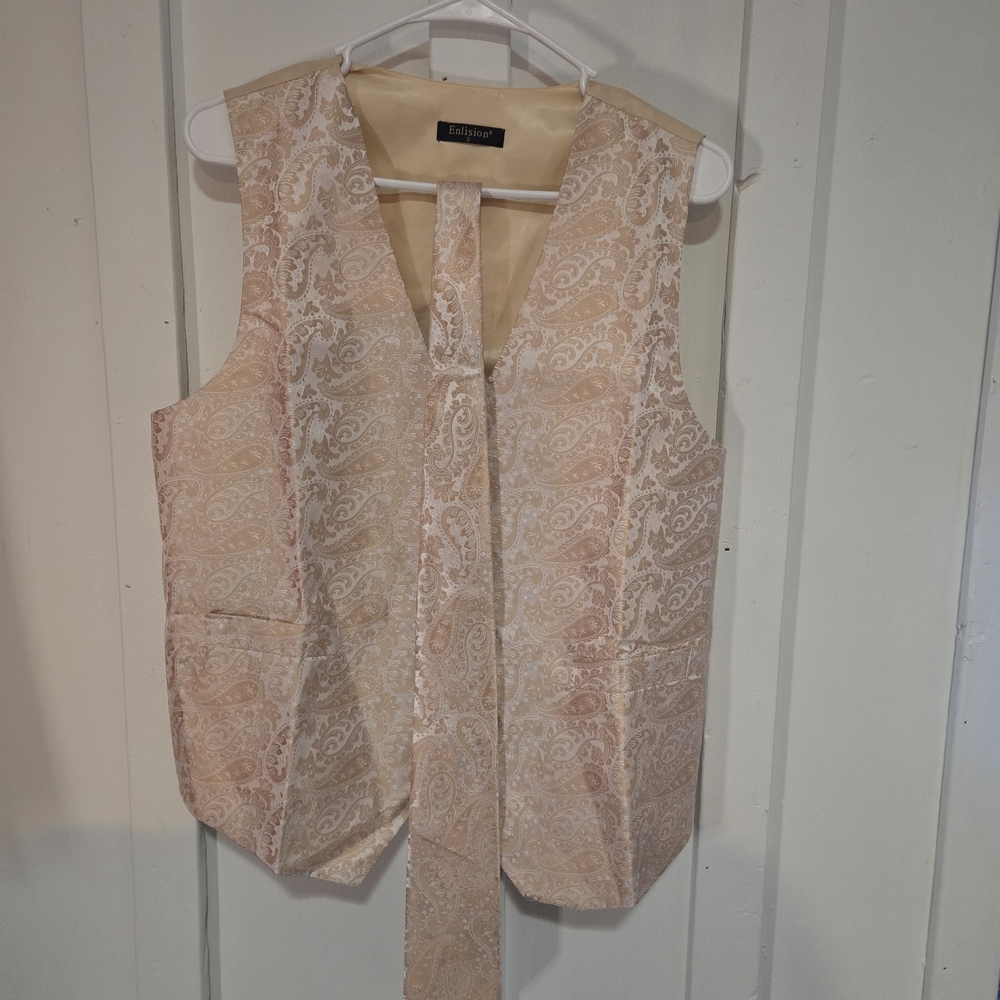 Enlision Vest And Matching Tie NWT mens Size Small Perfect For Prom Season.